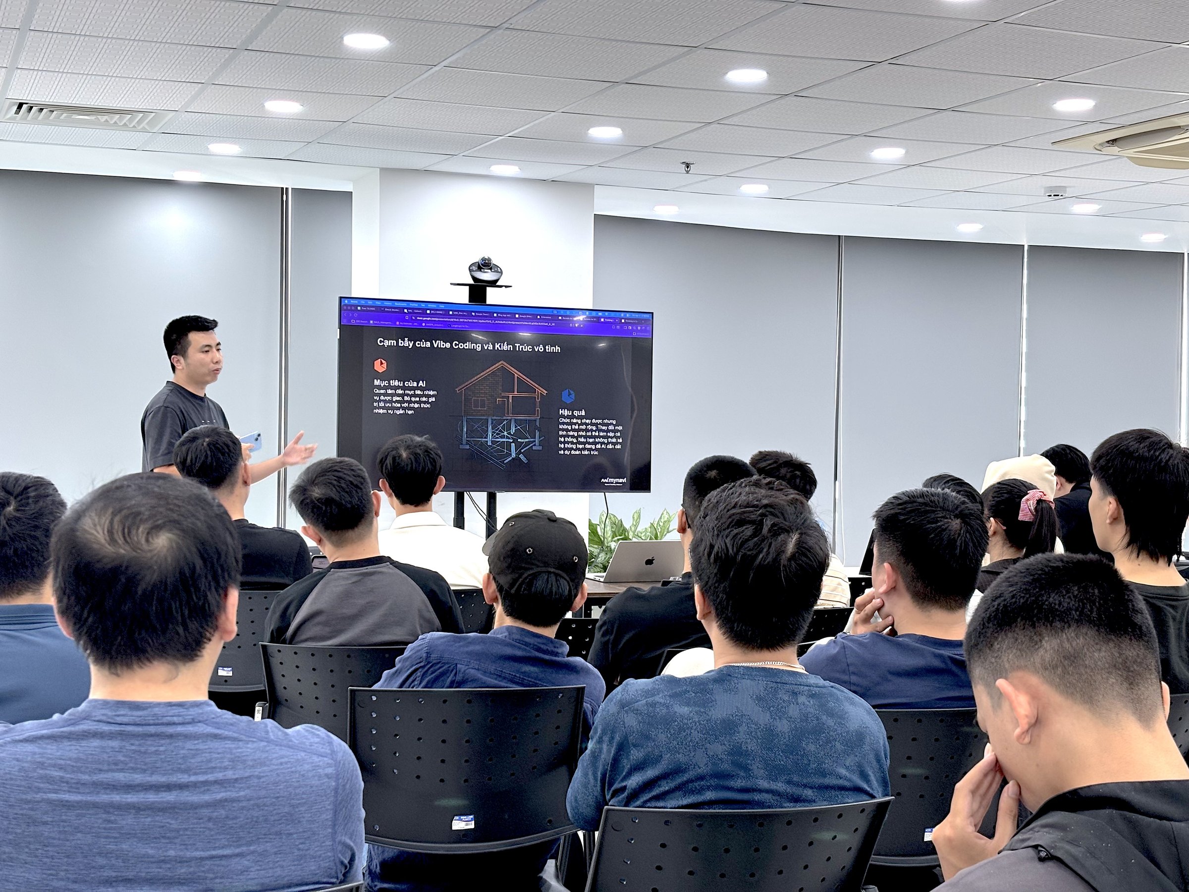 Hoạt động chia sẻ công nghệ nội bộ